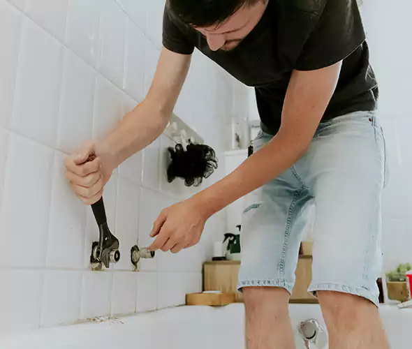 Affordable Bathtub Faucet Replacement in Woonsocket: Choose Experienced Local Technicians